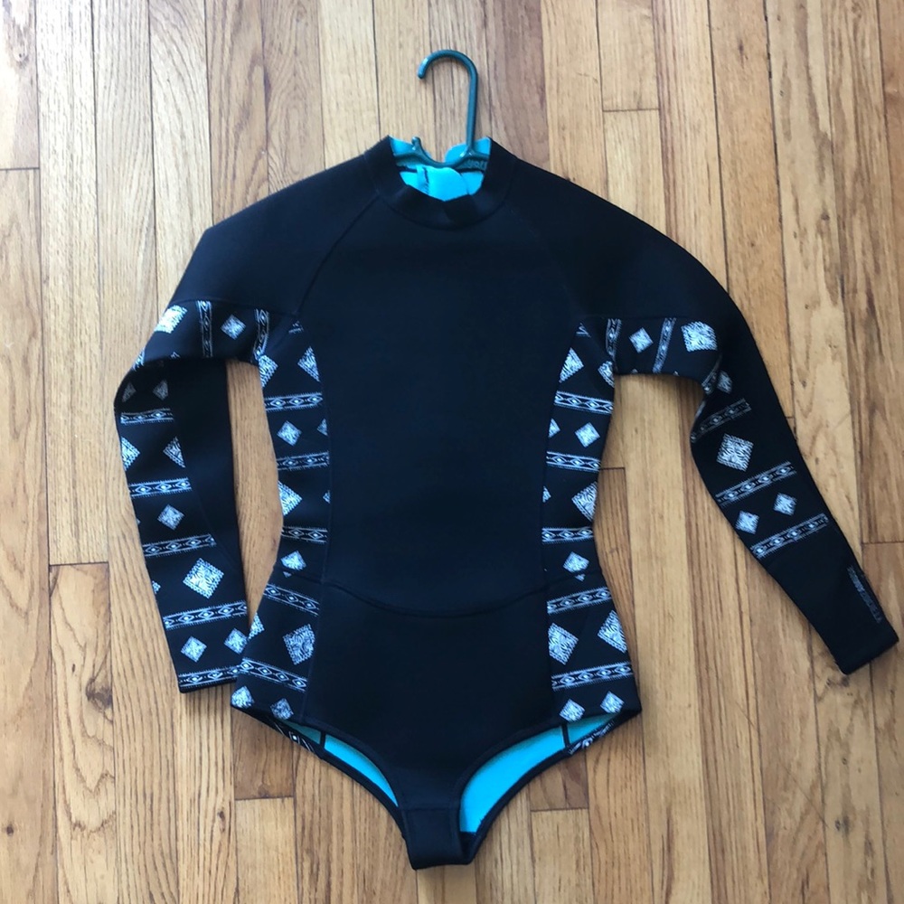 Amuse Wetsuit NWOT